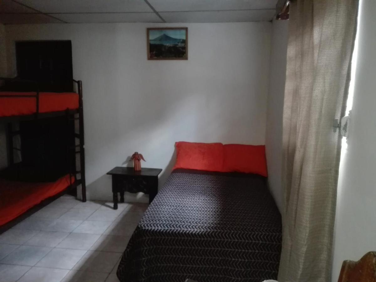 Huellas Hostal Antigua Kültér fotó