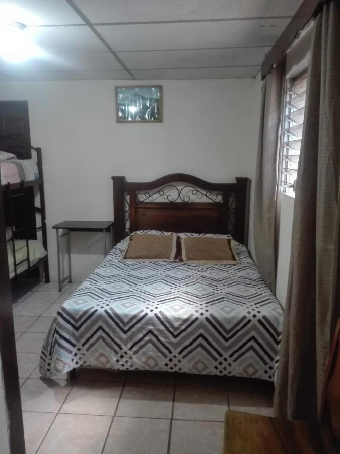 Huellas Hostal Antigua Kültér fotó